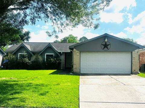 Photo of 16807 Blackhawk Boulevard, Friendswood, TX 77546 (MLS # 40044263)