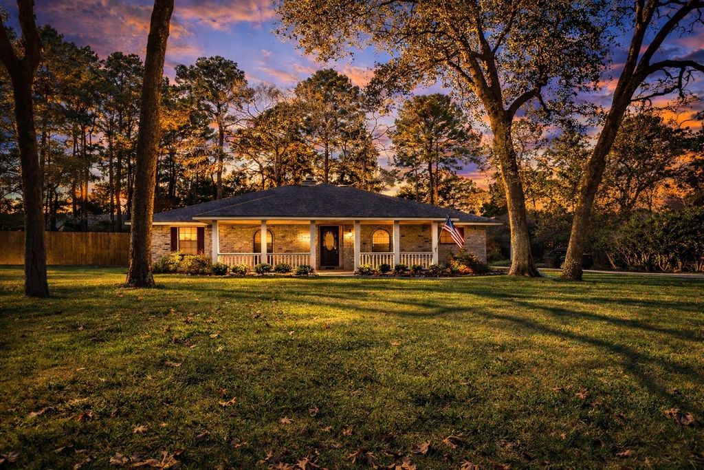 Photo of 2102 Candy Street, Pinehurst, TX 77362 (MLS # 38714916)