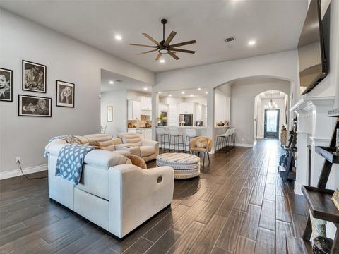 Photo of 808 Galloway Mist Lane, Friendswood, TX 77546 (MLS # 20229524)