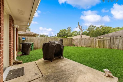 Tiny photo for 2307 Old Oak Lane, Houston, TX 77339 (MLS # 12700033)