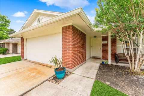 Tiny photo for 2307 Old Oak Lane, Houston, TX 77339 (MLS # 12700033)