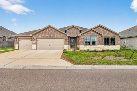 Homes For Sale - 7921 Rancho Vista Boulevard<br/> Corpus Christi, TX 78414