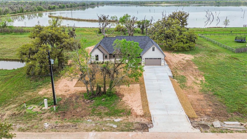 Photo of 250 Pony Trail, Angleton, TX 77515 (MLS # 91905158)