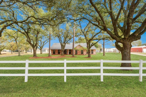 Photo of 17115 County Road 831, Pearland, TX 77584 (MLS # 75983827)