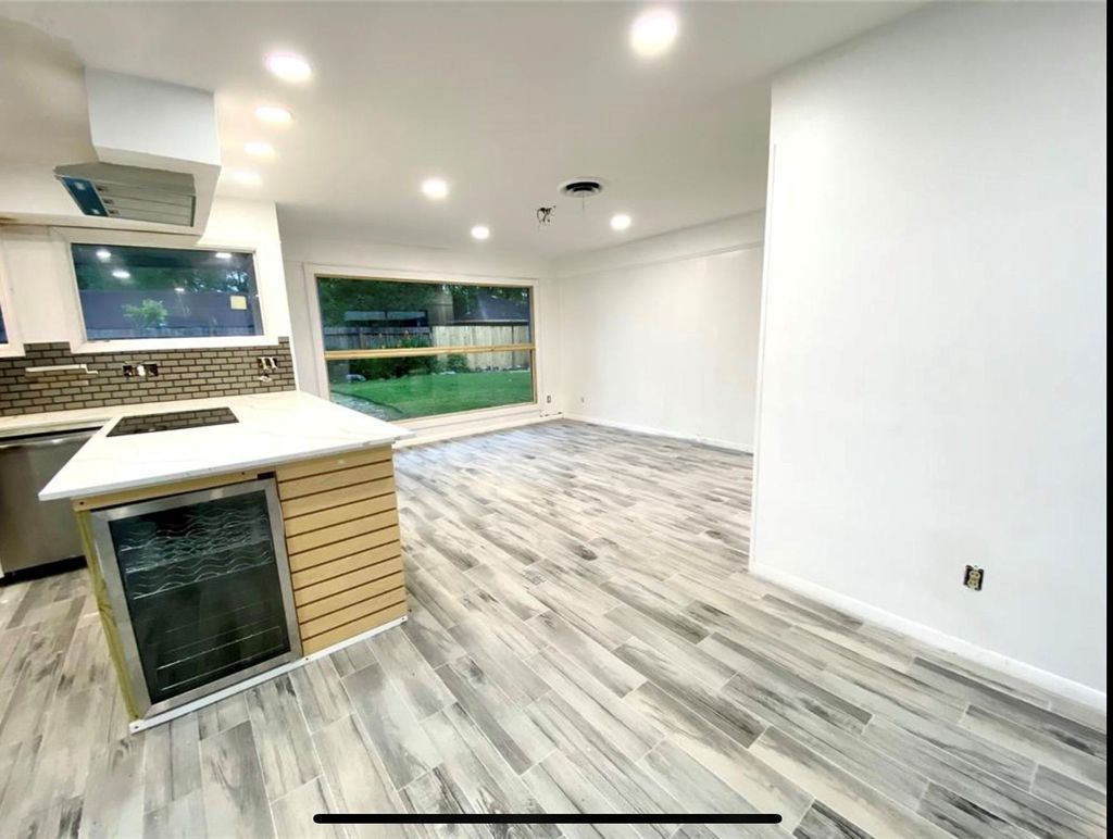 Photo of 5450 Ariel Street, Houston, TX 77096 (MLS # 45101569)