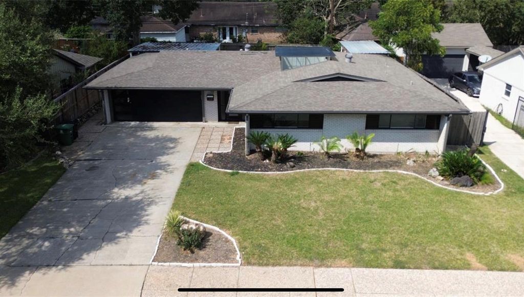 Photo of 5450 Ariel Street, Houston, TX 77096 (MLS # 45101569)