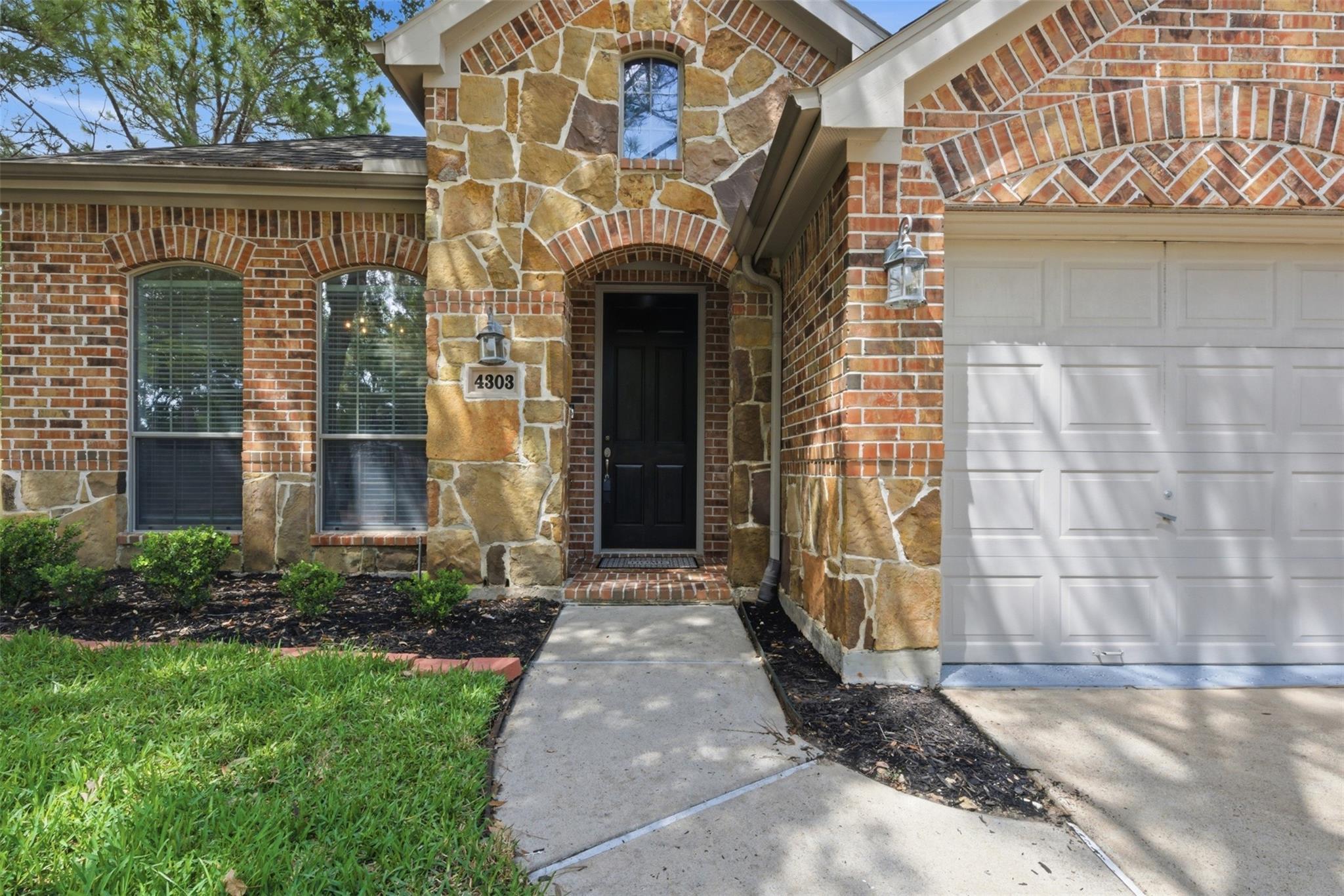 4303 Wellington Grove Lane
