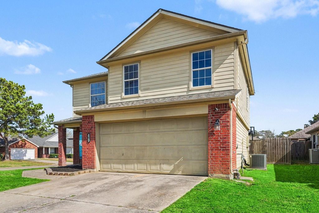 Photo of 22034 Willow Shade Lane, Tomball, TX 77375 (MLS # 29317113)