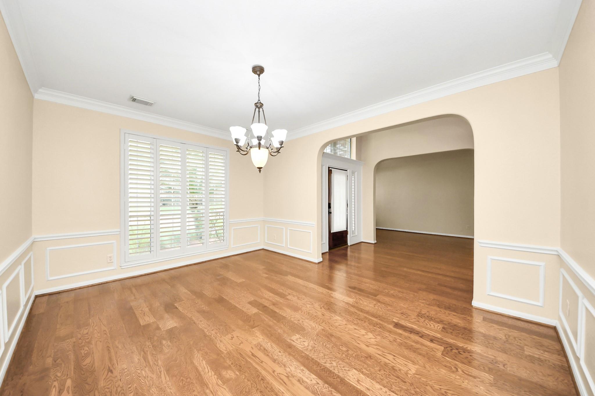 22511 Crescent Cove Ct