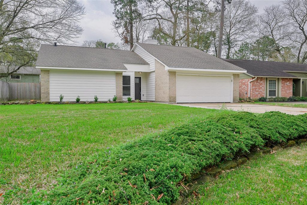 Photo of 3230 Golden Leaf Drive, Houston, TX 77339 (MLS # 6949177)