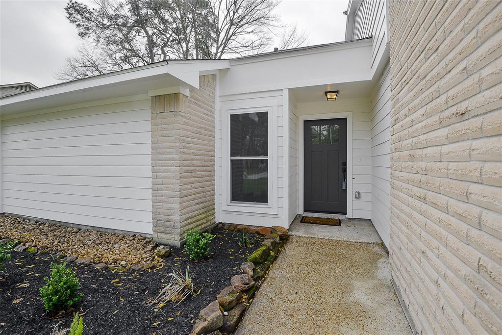 Photo of 3230 Golden Leaf Drive, Houston, TX 77339 (MLS # 6949177)