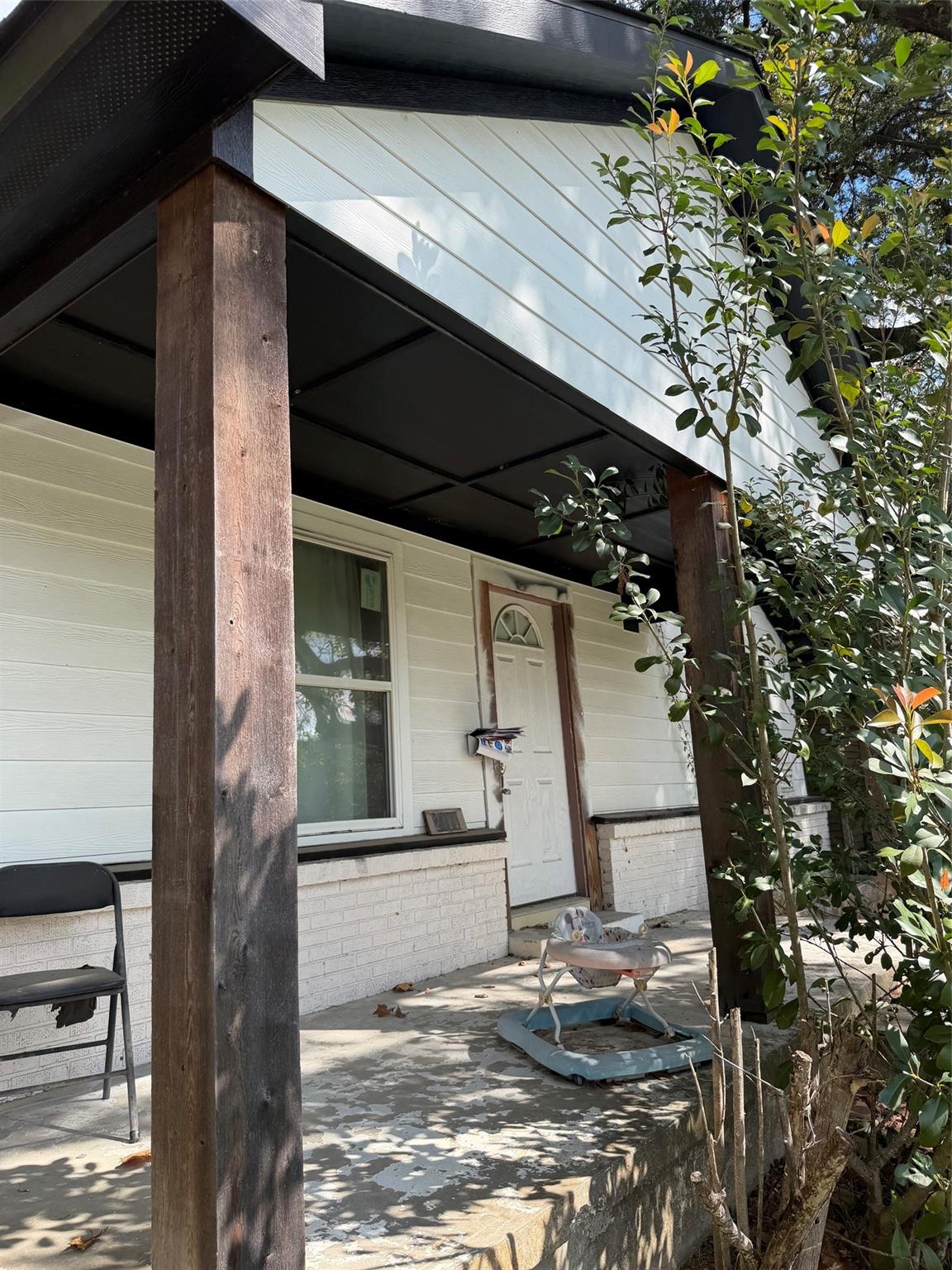 2411 Beaumont Avenue
