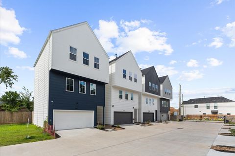 Photo of 8317 Springwood Canyon Lane, Houston, TX 77055 (MLS # 13022716)