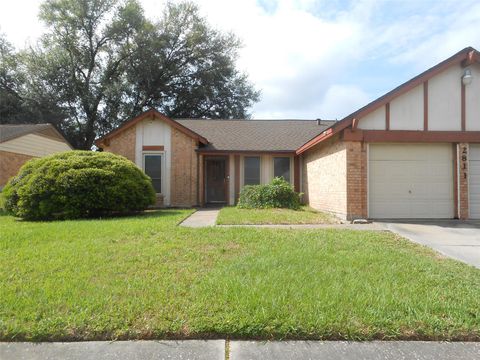 Photo of 2811 Ashington Drive, Houston, TX 77067 (MLS # 7395160)
