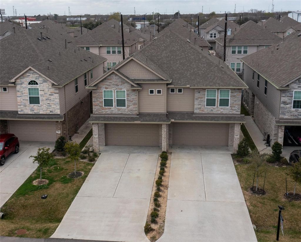 Photo of 519 Dr Martin Luther King Jr Drive, La Porte, TX 77571 (MLS # 85166279)