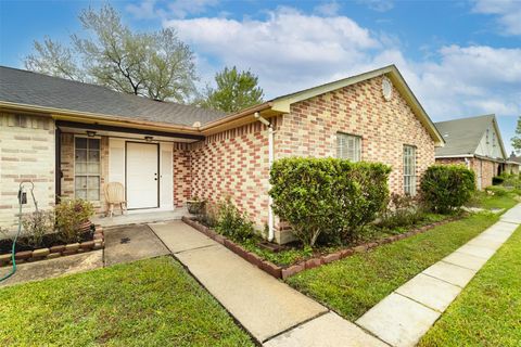 Photo of 9507 Wellsworth Drive, Houston, TX 77083 (MLS # 9748891)