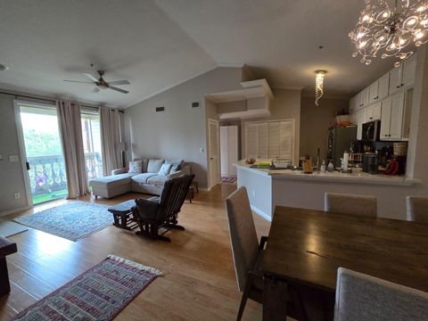 Photo of 2111 Welch Street #B315, Houston, TX 77019 (MLS # 31612289)