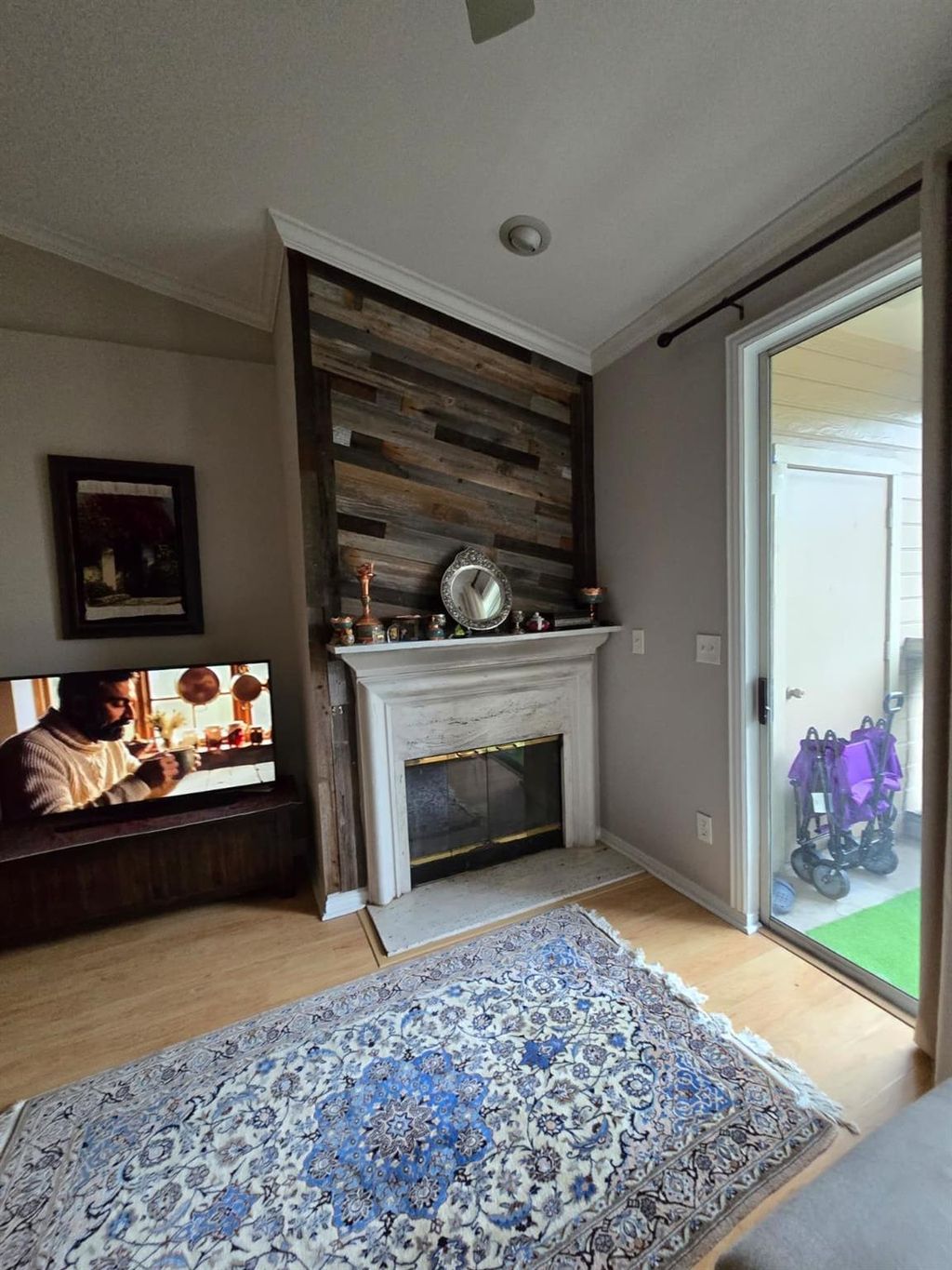 Photo of 2111 Welch Street #B315, Houston, TX 77019 (MLS # 31612289)
