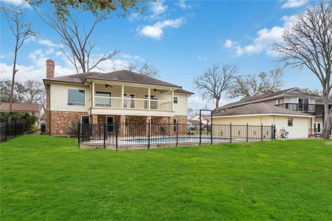 Photo of 18623 Point Lookout Drive, Nassau Bay, TX 77058 (MLS # 12222822)