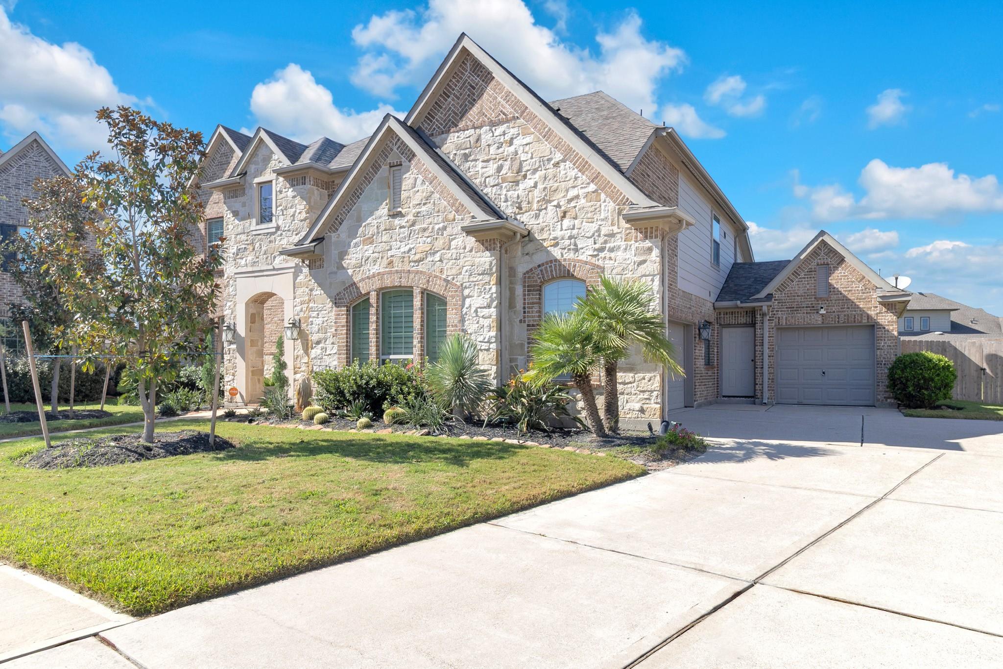 5907 Diamond Shadow Court