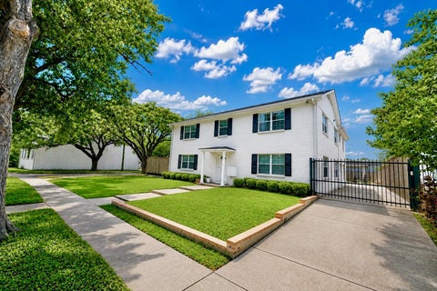 Photo of 2126 Banks Street #2, Houston, TX 77098 (MLS # 77193336)
