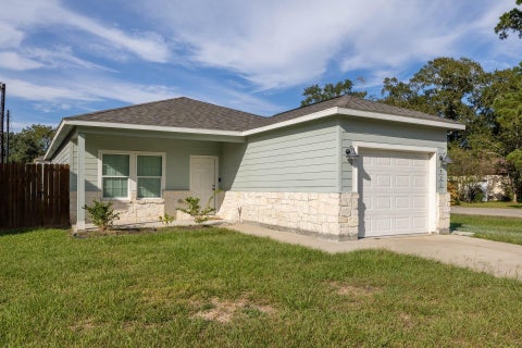 Photo of 2921 4th ST, Bay City, TX 77414 (MLS # 67385910)