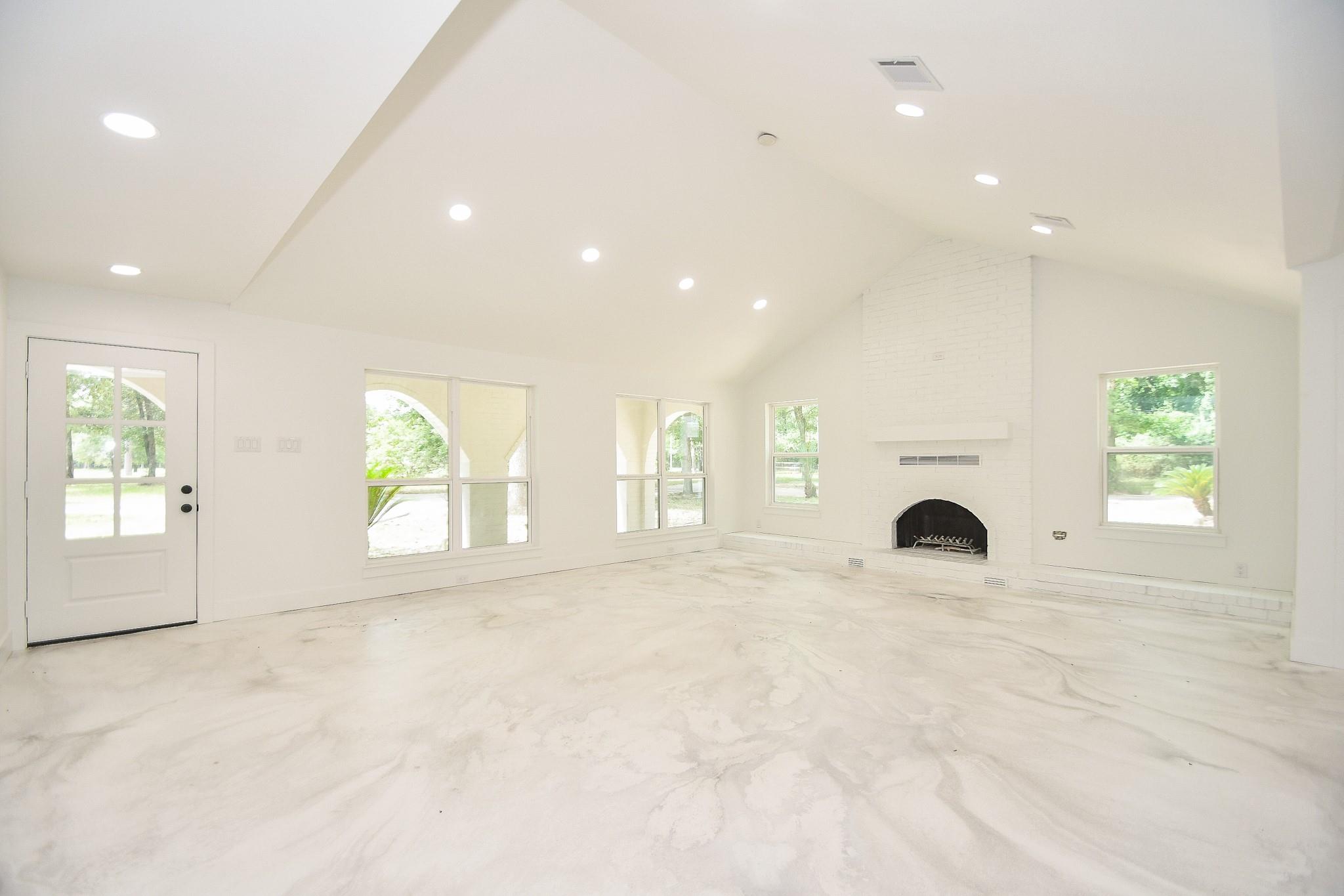 6914 Evergreen Street