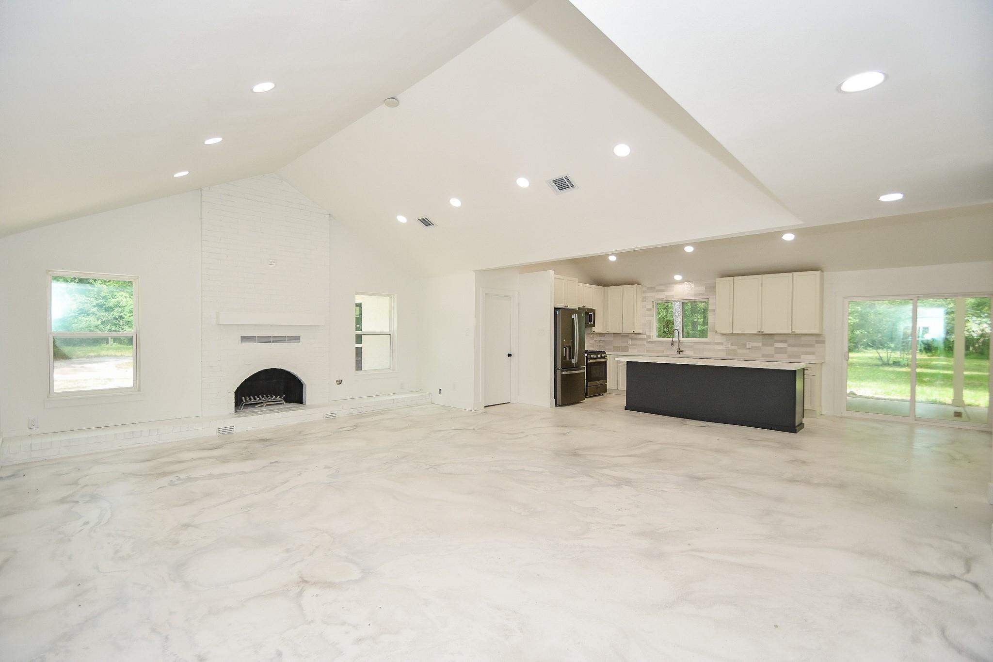 6914 Evergreen Street