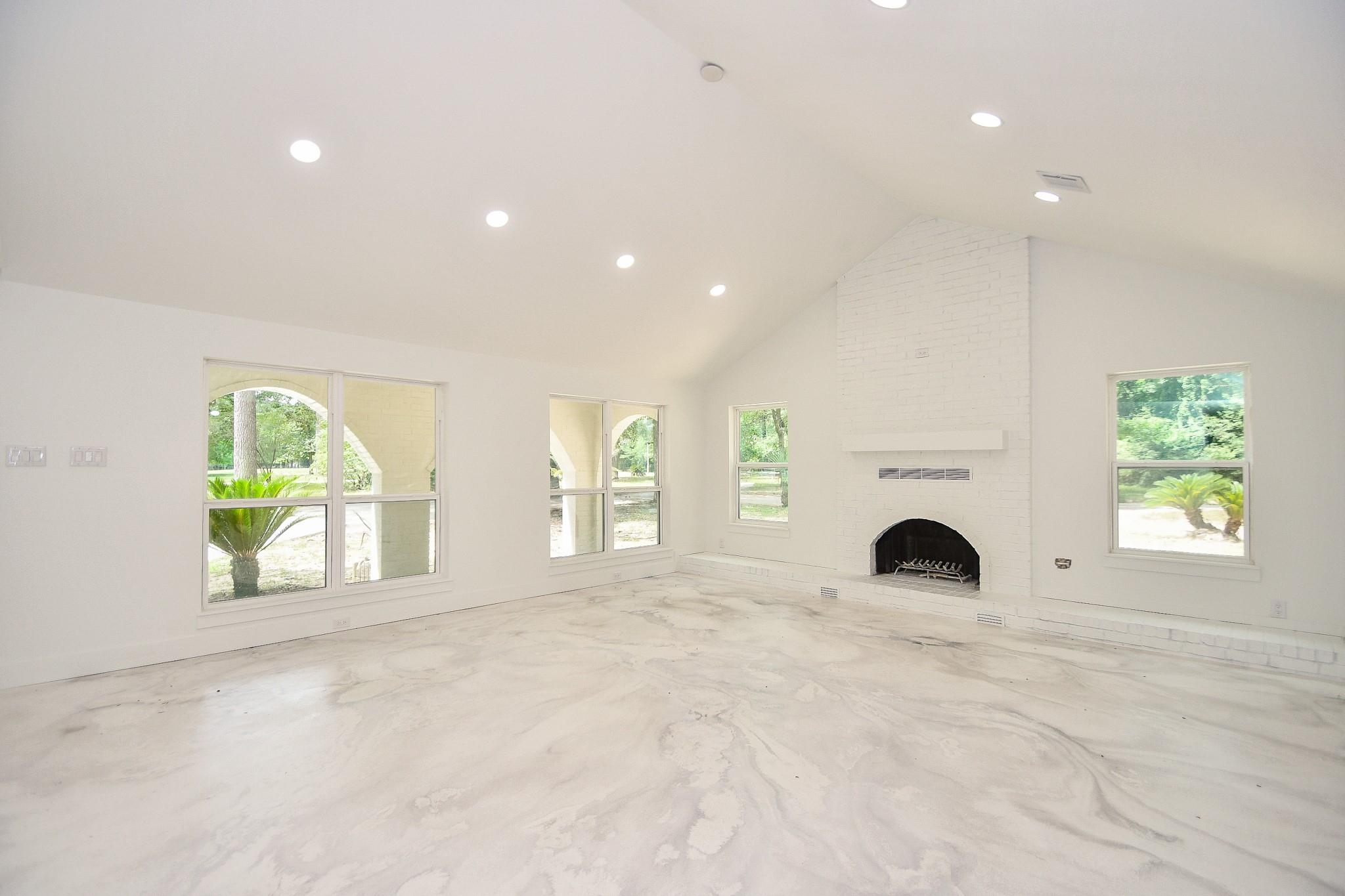 6914 Evergreen Street