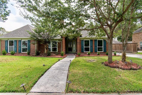 Photo of 11727 Mighty Redwood Drive, Pasadena, TX 77059 (MLS # 84836379)