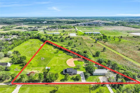 Homes For Sale - 1404 Hollier Road<br/> Galveston County, Friendswood, TX 77546
