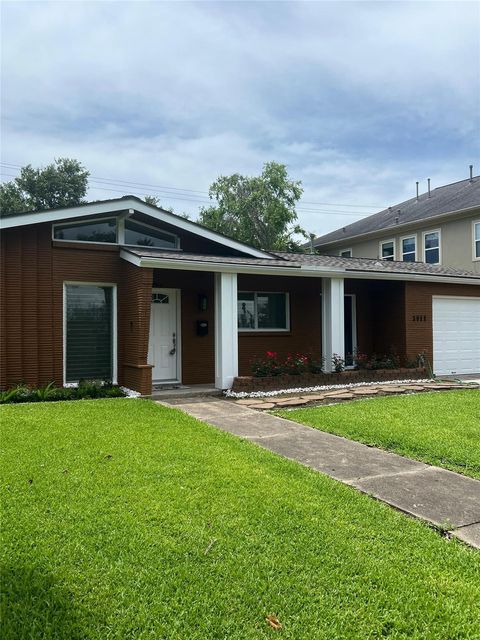 Photo of 2911 Linkwood Drive, Houston, TX 77025 (MLS # 66746773)
