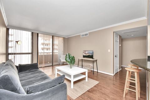 Photo of 3525 Sage Road #1314, Houston, TX 77056 (MLS # 69471873)