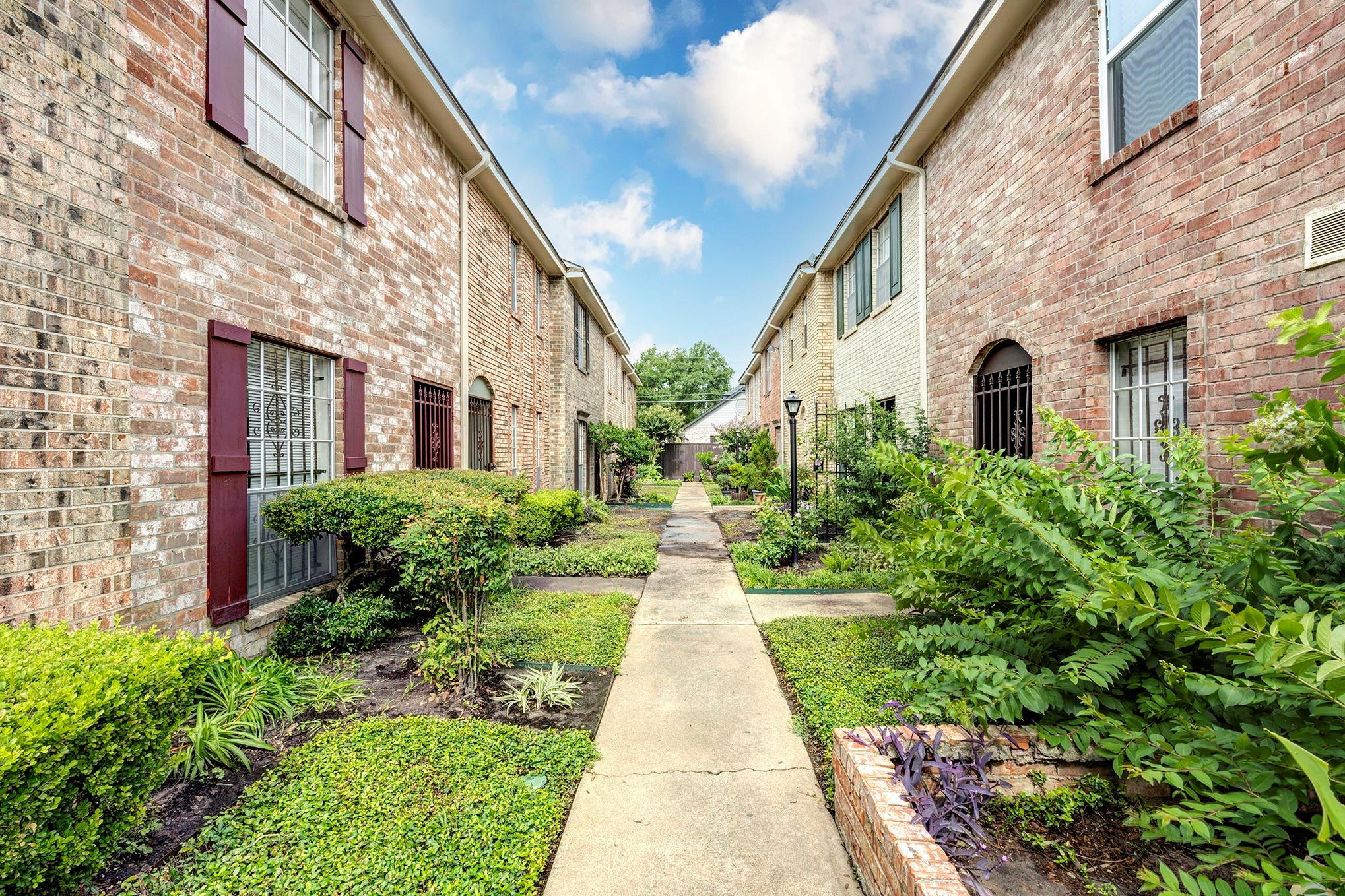 1715 Moritz Drive 27