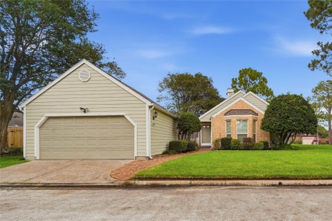 Homes For Sale - 16719 Fallen Leaf Way<br/> Houston, TX 77058
