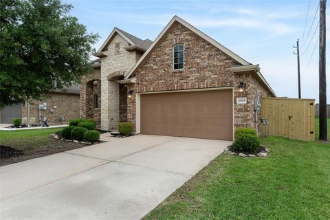 Photo of 2005 Sunset Terrace Lane, Pearland, TX 77089 (MLS # 73384669)