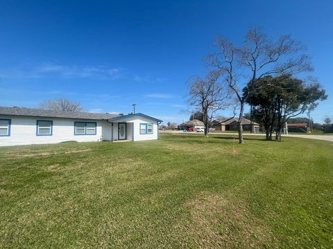 Photo of 2302 35th Avenue N, Texas City, TX 77590 (MLS # 9742833) Photo of 2302 35th Avenue N, Texas City, TX 77590 (MLS # 9742833)