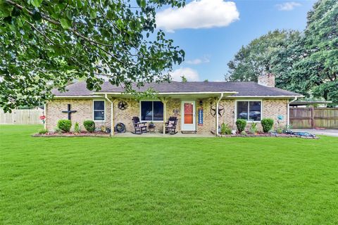 Photo of 4004 Hillcrest Street, Liberty, TX 77575 (MLS # 27786160)