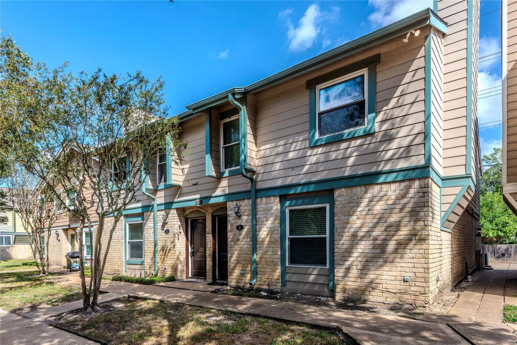 Photo of 720 Memorial Mews Street, Houston, TX 77079 (MLS # 47817545)