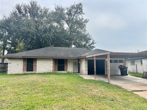 Photo of 4906 Hollybrook Lane, Houston, TX 77039 (MLS # 79925511)