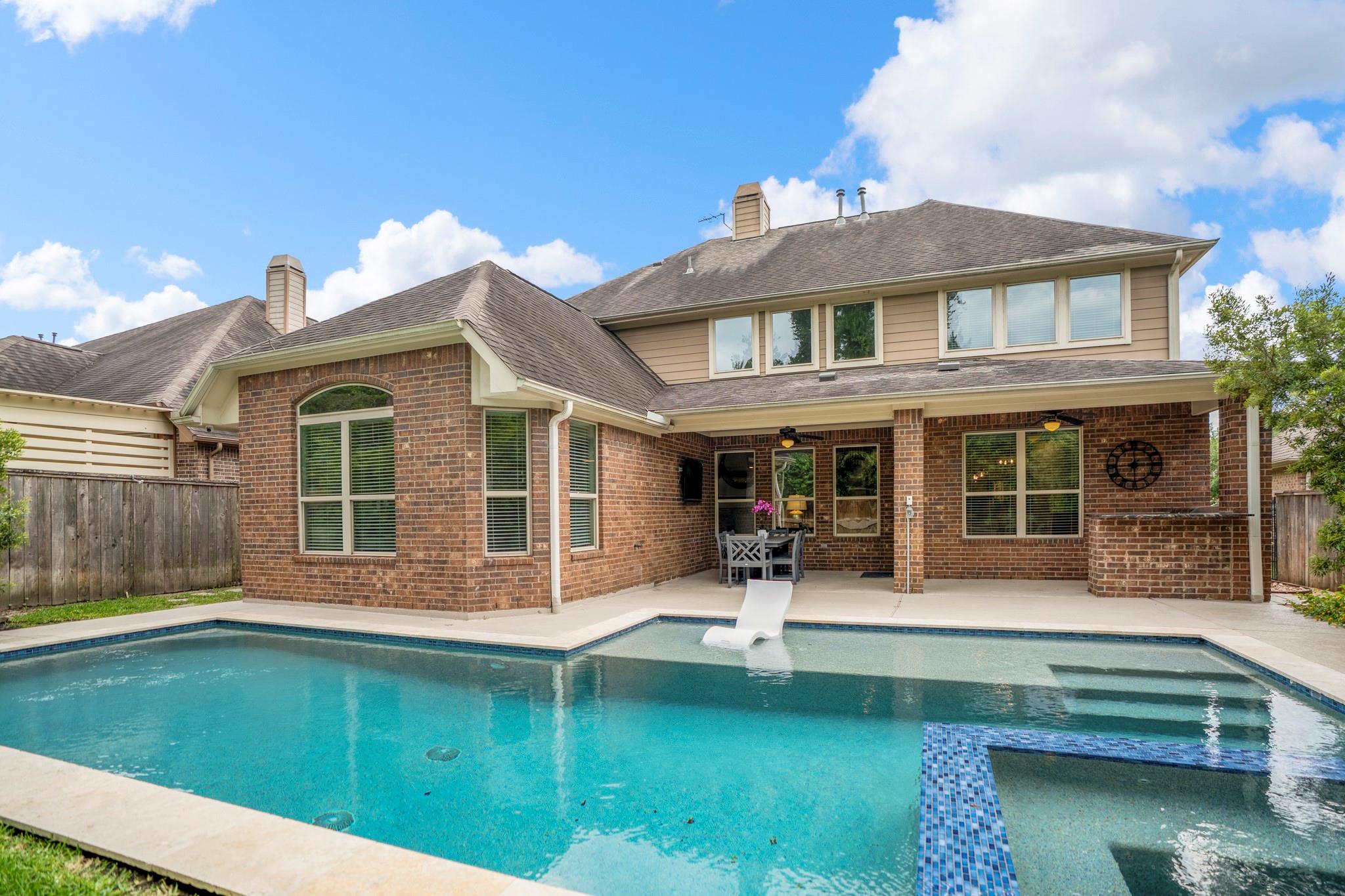 7 E Wading Pond Circle