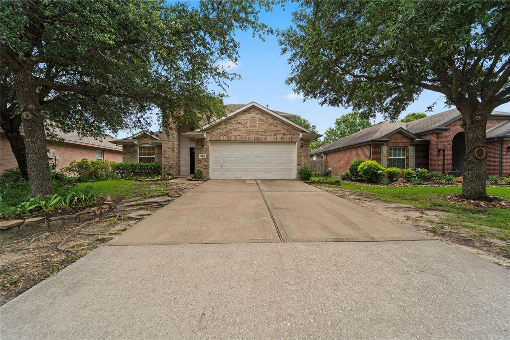 Photo of 32227 Willow Creek Park, Conroe, TX 77385 (MLS # 68907171)