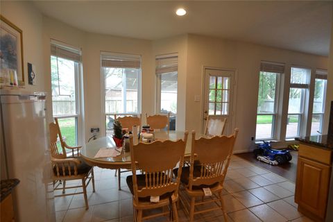 Tiny photo for 12110 Laurel Court, Stafford, TX 77477 (MLS # 68559234)