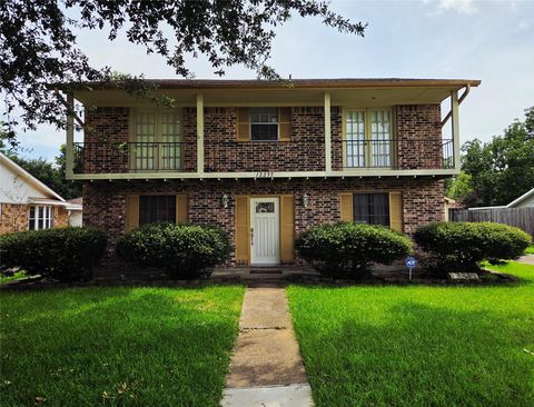 Homes For Sale - 12235 Alston Drive<br/> Meadows Place, TX 77477