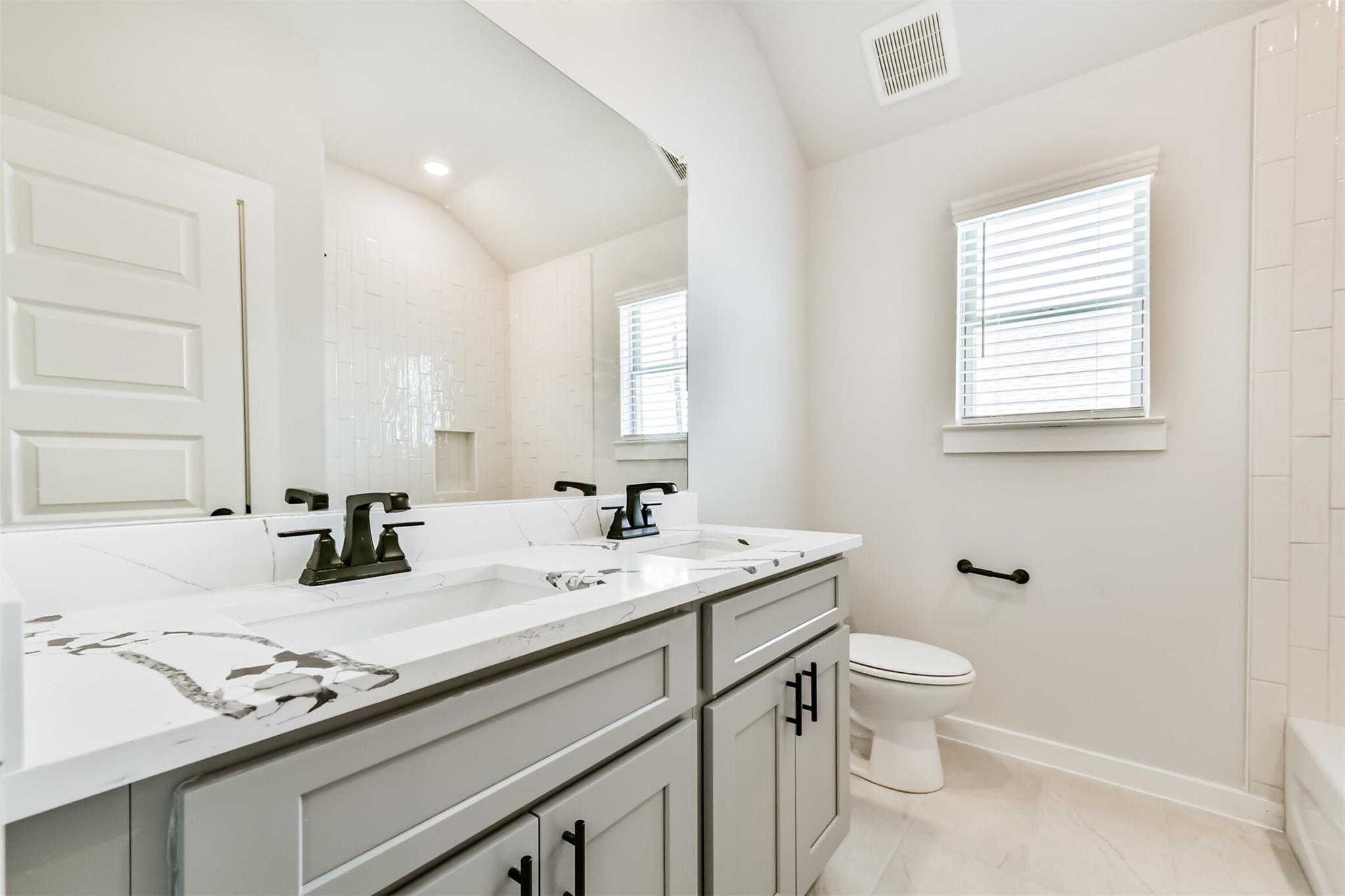 Manvel, Texas 77578, United States, 4 Bedrooms Bedrooms, ,4 BathroomsBathrooms,Residential,Active,238785