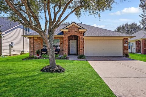 Photo of 6754 River Ridge Lane, Dickinson, TX 77539 (MLS # 83438476)