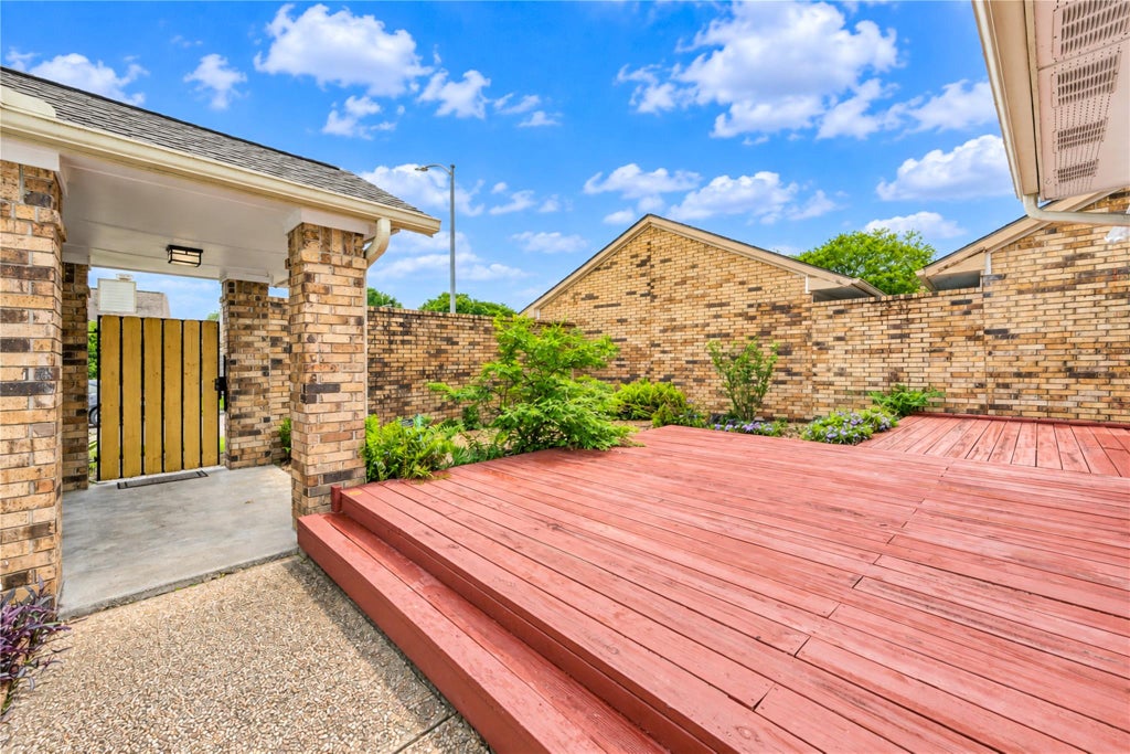 Photo of 1719 Sullins Way, Houston, TX 77058 (MLS # 83617463)