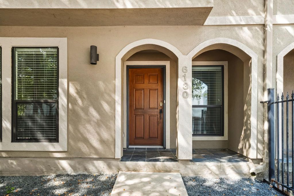 Photo of 6130 Hamman Street, Houston, TX 77007 (MLS # 44158031)