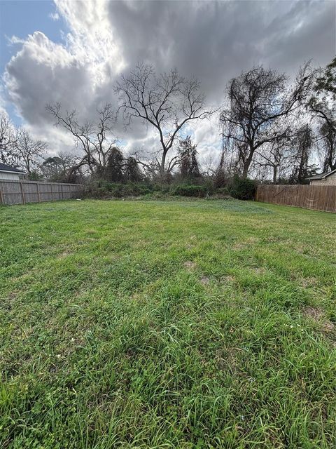 Photo of 2510 Ridgewood Drive, West Columbia, TX 77486 (MLS # 24076828)