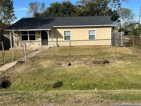Photo of 915 Avenue M, South Houston, TX 77587 (MLS # 66602464)